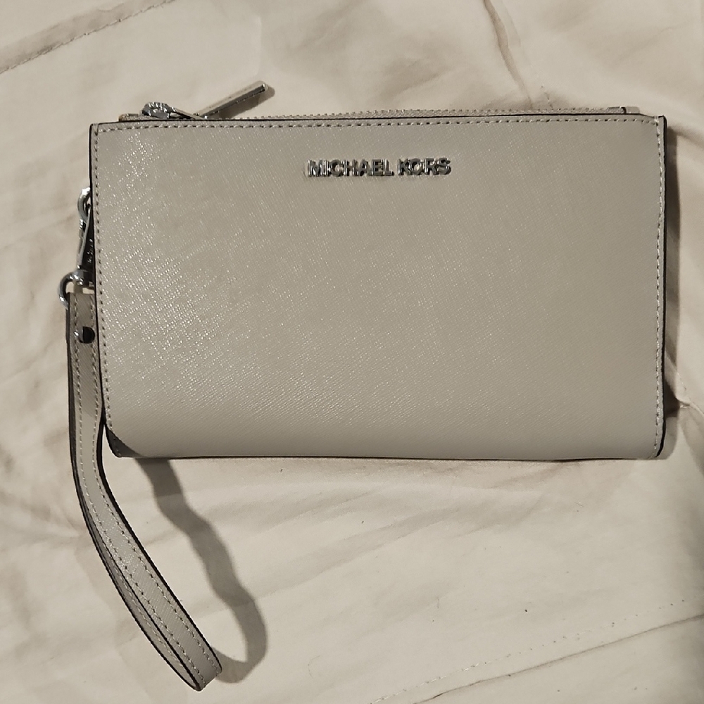 Michael Kors Cream Wristlet
